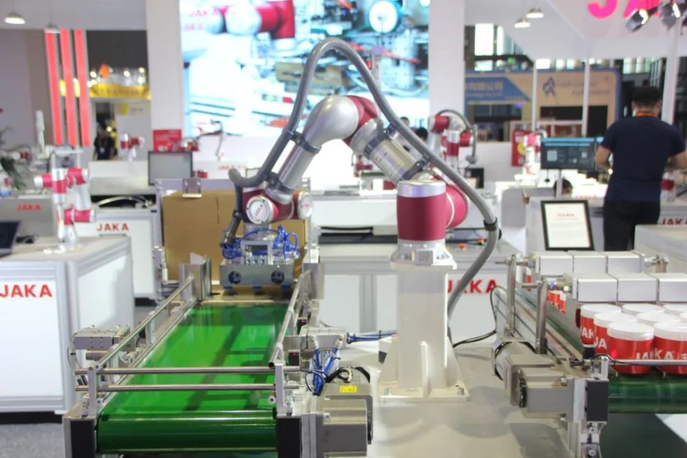 協(xié)作機(jī)器人 終端用戶與集成商改造升級(jí)的首選